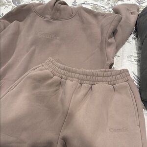 Women’s Comfrt Set. Brand new, never worn